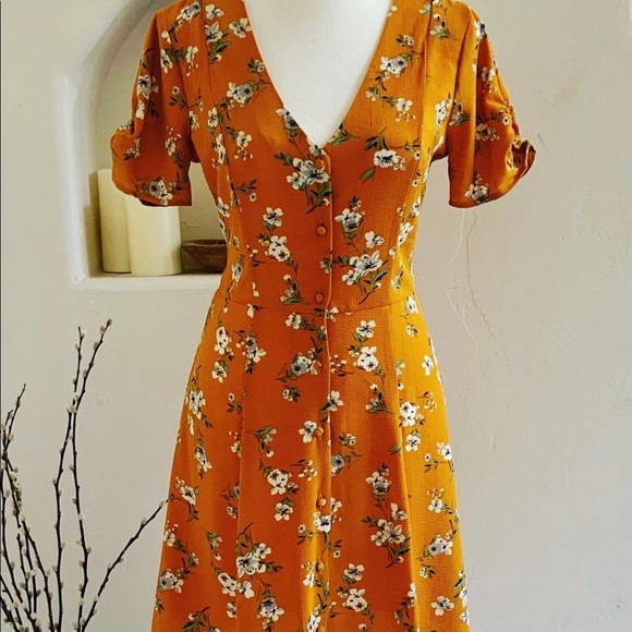 Trixxi Floral Dress - Picture 2 of 4